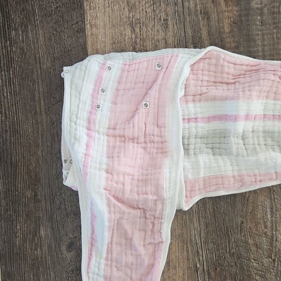 Aden + Anais Swaddle Wrap - Picture 4 of 5